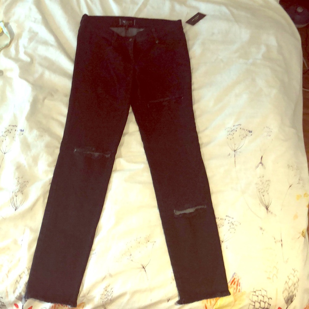NWT Max Studio London Distressed Skinny Jeans 29
